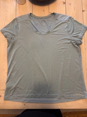 Eddie Bauer Women's Sage Green Short Sleeve  Performance Tee XL